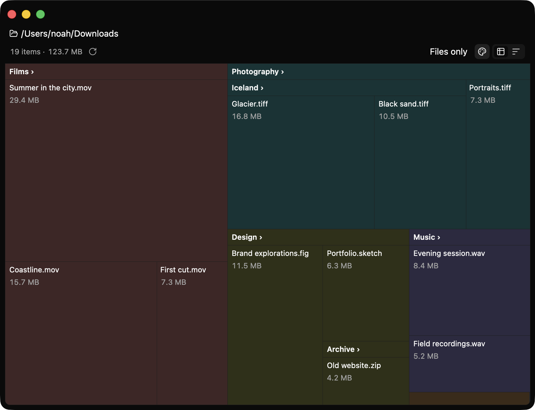 Roomy's native toolbar and folder icon above a treemap of sample Films, Photography, Design, and Music folders.